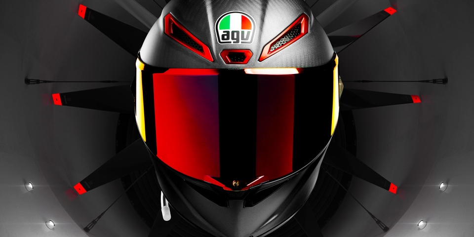 勝つために生まれたヘルメット PISTA GP RR